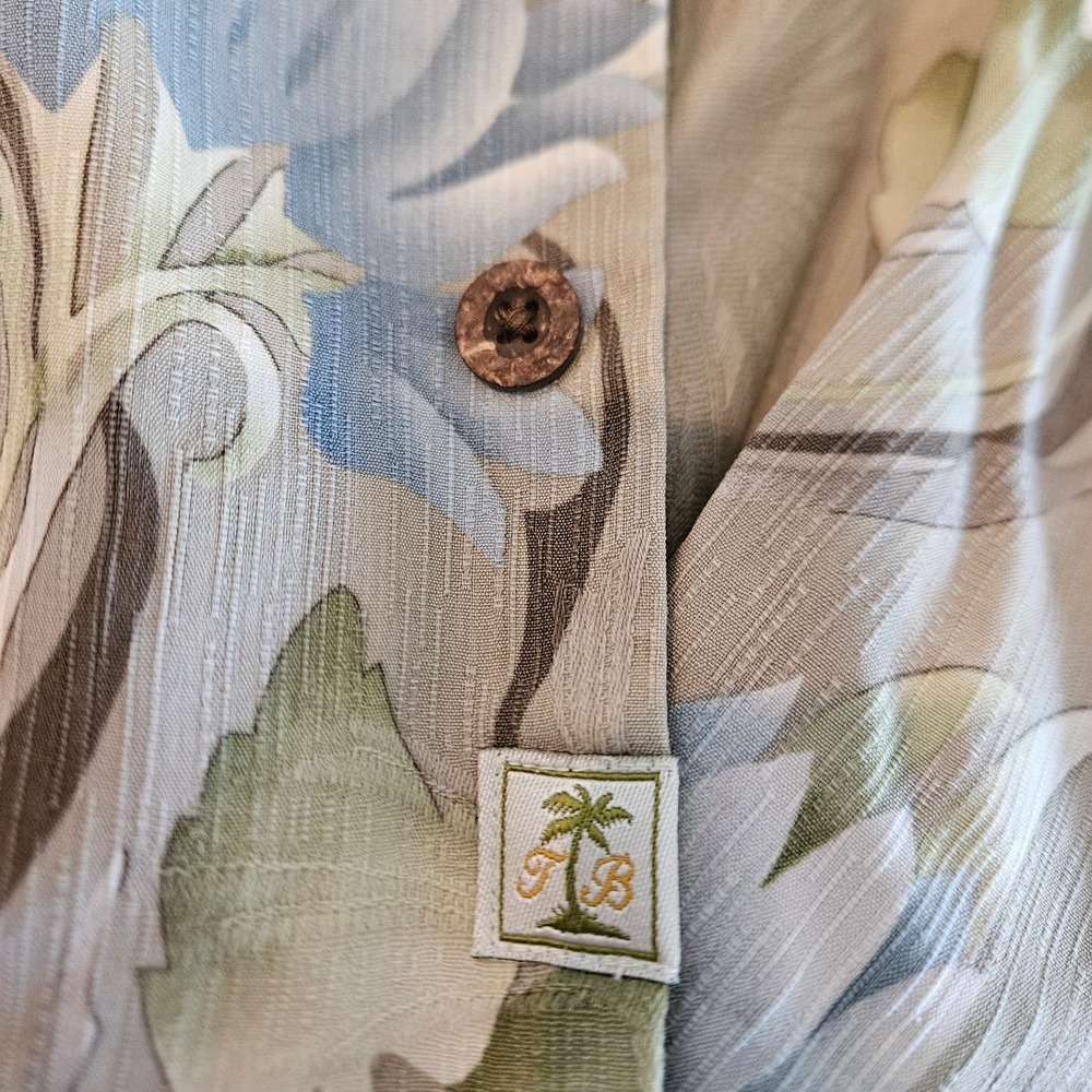 Men's Tommy Bahama 100% Silk Shirt, Size Medium - Picture 4 of 10